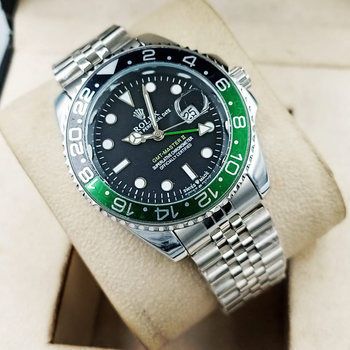 Two-Tone Bezel GMT-Style Men's Watch Silver Jubilee Strap