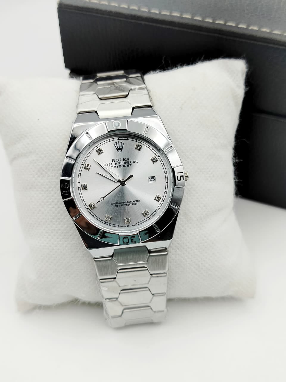 Premium Men's Date Watch – Stainless Steel Bracelet & Butterfly Lock